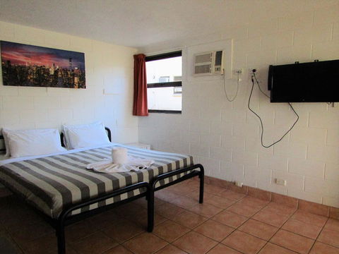 Nomads Airlie Beach - Dalby Accommodation 14