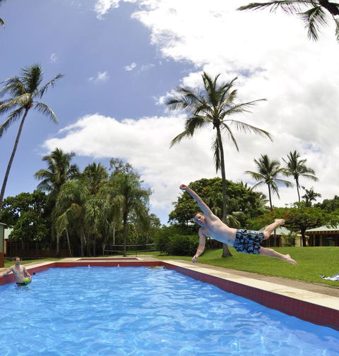 Nomads Airlie Beach - Dalby Accommodation 24