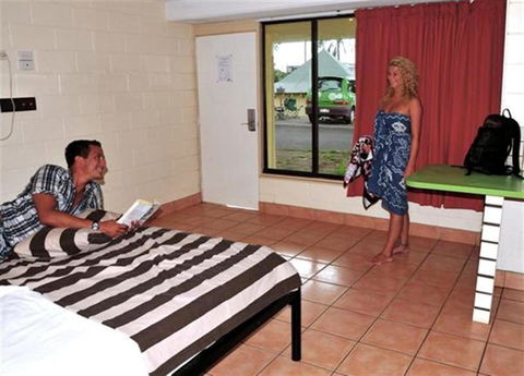 Nomads Airlie Beach - Dalby Accommodation 5