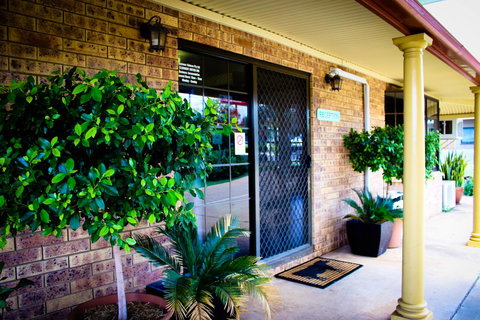 Clermont Country Motor Inn - Dalby Accommodation 1