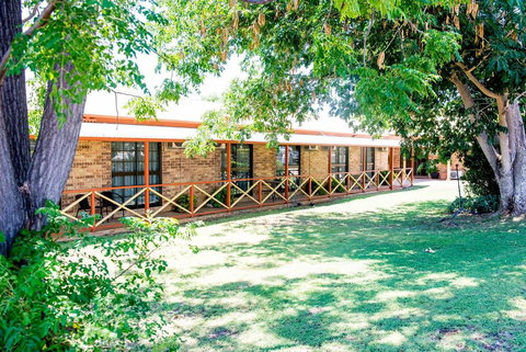 Clermont Country Motor Inn - Dalby Accommodation 4