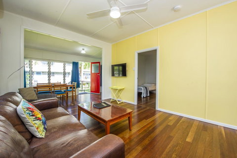 Kooyong Apartment 1 - Dalby Accommodation 2