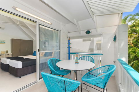 By The Sea Port Douglas - Dalby Accommodation 10