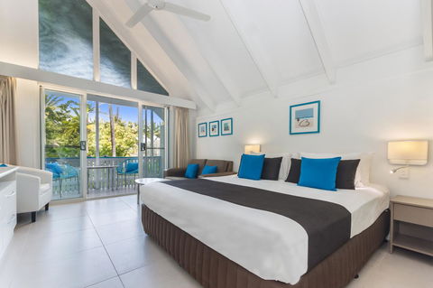 By The Sea Port Douglas - Dalby Accommodation 9