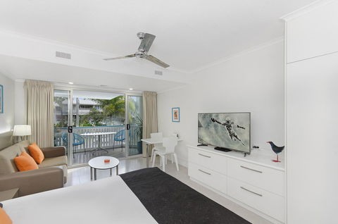 By The Sea Port Douglas - Dalby Accommodation 19
