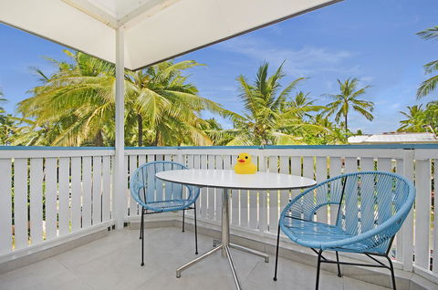 By The Sea Port Douglas - Dalby Accommodation 16