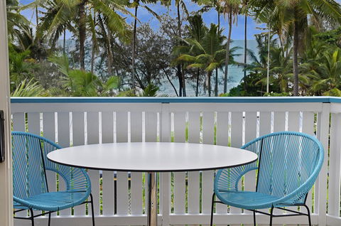 By The Sea Port Douglas - Dalby Accommodation 5