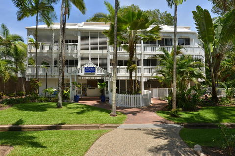 The White House Port Douglas - Dalby Accommodation 0
