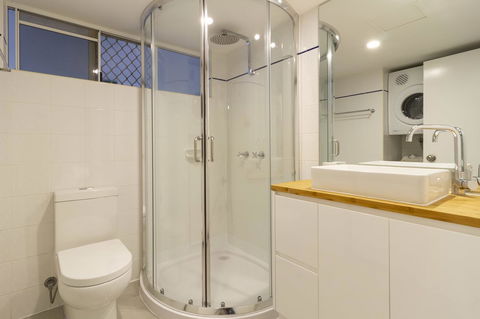 The White House Port Douglas - Dalby Accommodation 4