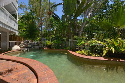 The White House Port Douglas - Dalby Accommodation 17