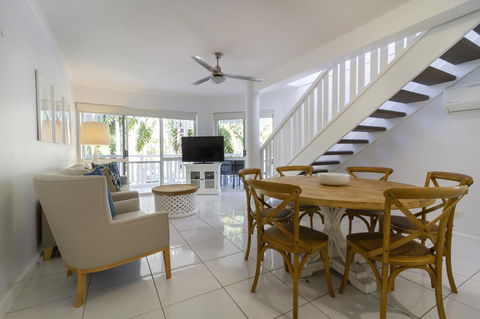 The White House Port Douglas - Dalby Accommodation 7