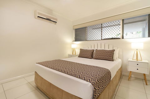The White House Port Douglas - Dalby Accommodation 8