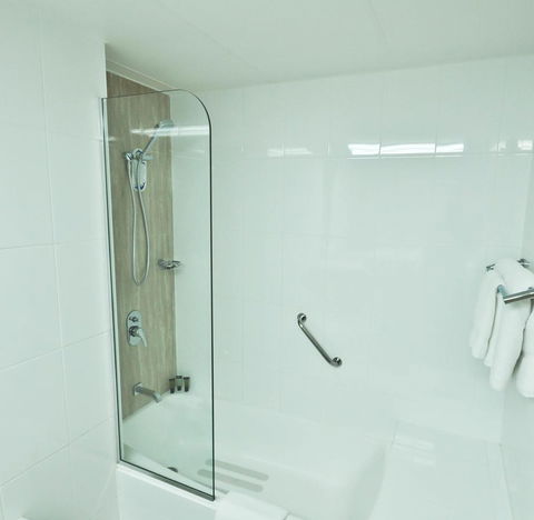 Pacific Hotel Cairns - Dalby Accommodation 36