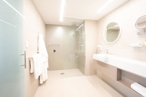 Pacific Hotel Cairns - Dalby Accommodation 5