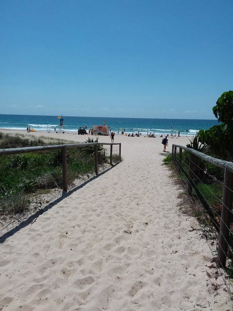 Surfers Chalet - Dalby Accommodation 5