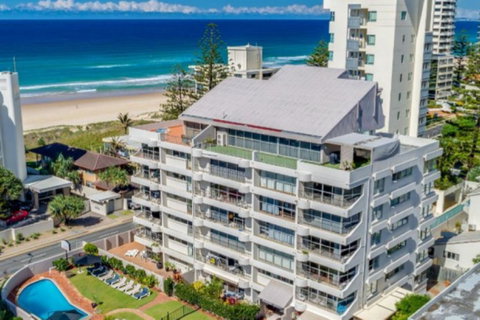 Surfers Chalet - Dalby Accommodation 9