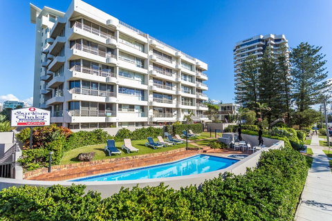 Surfers Chalet - Dalby Accommodation 0