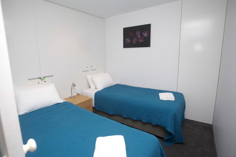 Circle Luxury Holidays - Dalby Accommodation 7