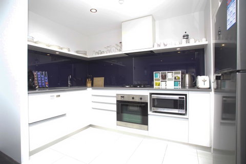 Circle Luxury Holidays - Dalby Accommodation 8