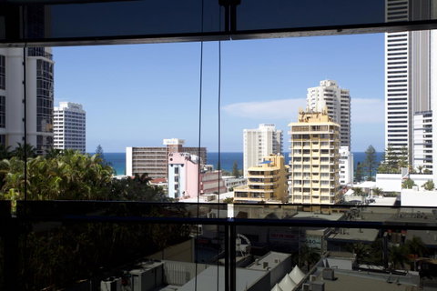 Circle Luxury Holidays - Dalby Accommodation 4
