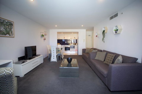 Circle Luxury Holidays - Dalby Accommodation 2