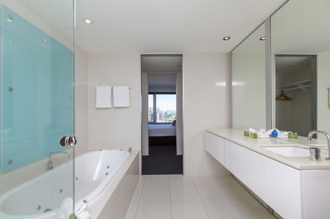Q1 Resort & Spa - Official - Dalby Accommodation 1