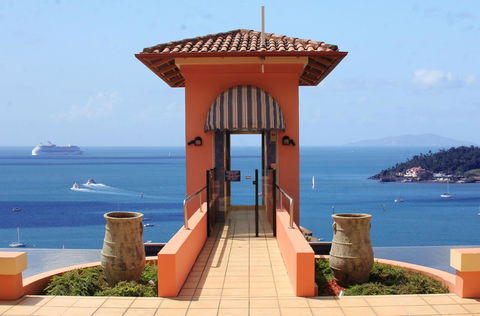 Martinique Whitsunday Resort - Dalby Accommodation 1