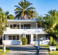 Jamaica Beach House - Dalby Accommodation