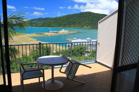 Ocean Views At Whitsunday Terraces Resort - Dalby Accommodation 5