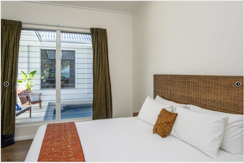 Reflections Amber Villa 3 - Dalby Accommodation 3