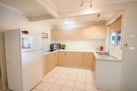 Airlie Apartments - Dalby Accommodation 6