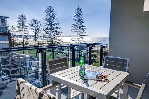 Iconic Kirra Beach Resort - Dalby Accommodation 17