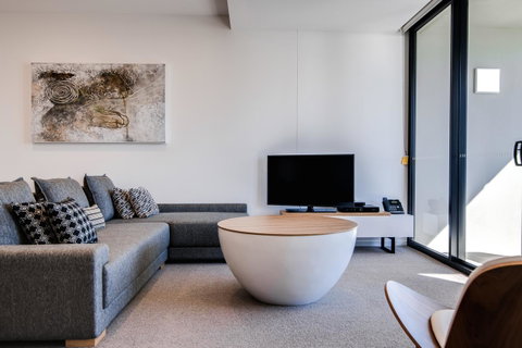 Iconic Kirra Beach Resort - Dalby Accommodation 3