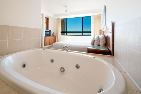 Pinnacles - Dalby Accommodation 9