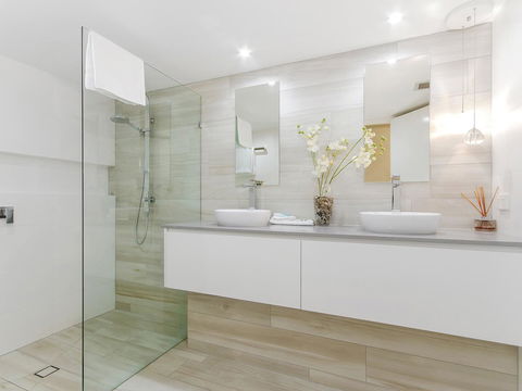 Sunbird Beach Resort Main Beach - Dalby Accommodation 5