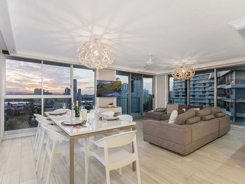 Sunbird Beach Resort Main Beach - Dalby Accommodation 11