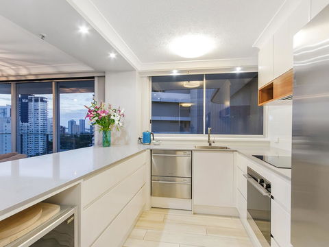 Sunbird Beach Resort Main Beach - Dalby Accommodation 8