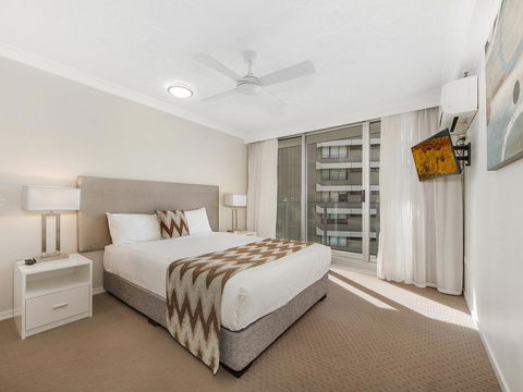 Sunbird Beach Resort Main Beach - Dalby Accommodation 24