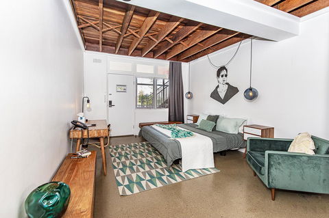 The Pink Hotel Coolangatta - Dalby Accommodation 23