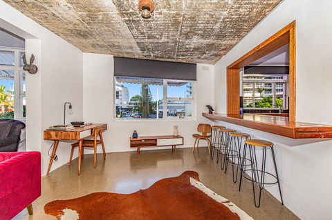 The Pink Hotel Coolangatta - Dalby Accommodation 5