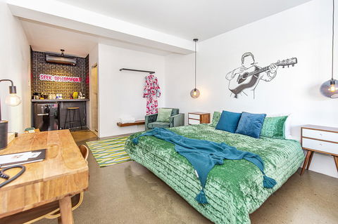 The Pink Hotel Coolangatta - Dalby Accommodation 27