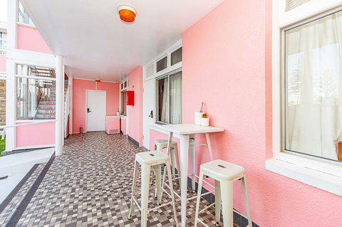 The Pink Hotel Coolangatta - Dalby Accommodation 3