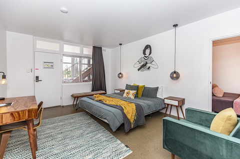 The Pink Hotel Coolangatta - Dalby Accommodation 12