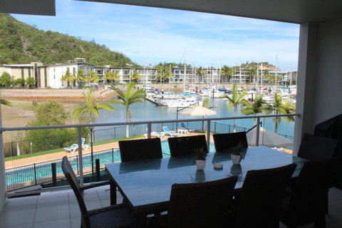 Beachside Apartment 17 - Dalby Accommodation 11