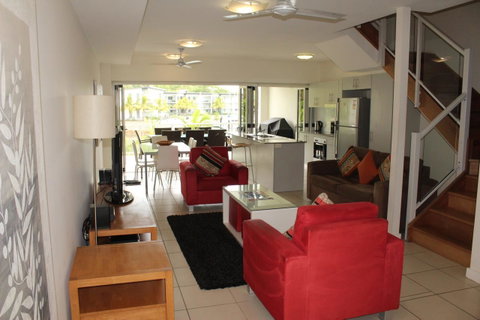 Beachside Apartment 17 - Dalby Accommodation 6