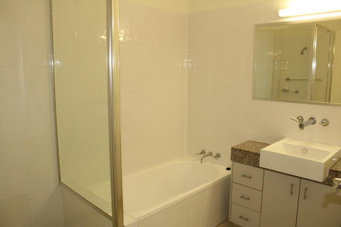 Beachside Apartment 17 - Dalby Accommodation 5