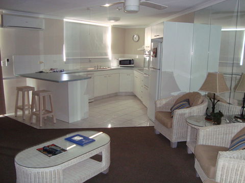 Grosvenor Beachfront Apartments Surfers Paradise - Dalby Accommodation 14