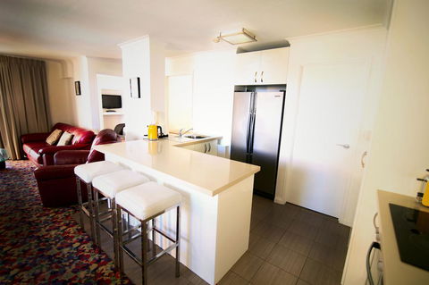 Grosvenor Beachfront Apartments Surfers Paradise - Dalby Accommodation 4