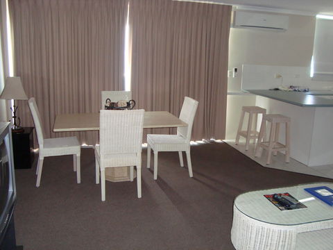 Grosvenor Beachfront Apartments Surfers Paradise - Dalby Accommodation 26