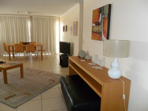 Grosvenor Beachfront Apartments Surfers Paradise - Dalby Accommodation 10